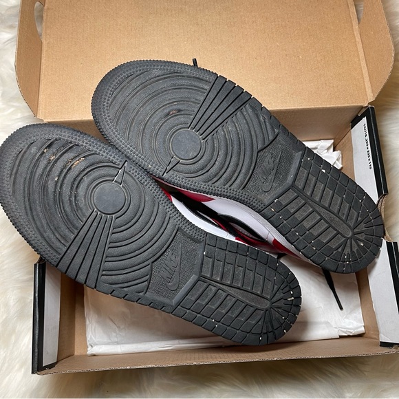 Jordan 1 Mid Chicago Black Toe - Picture 7 of 8